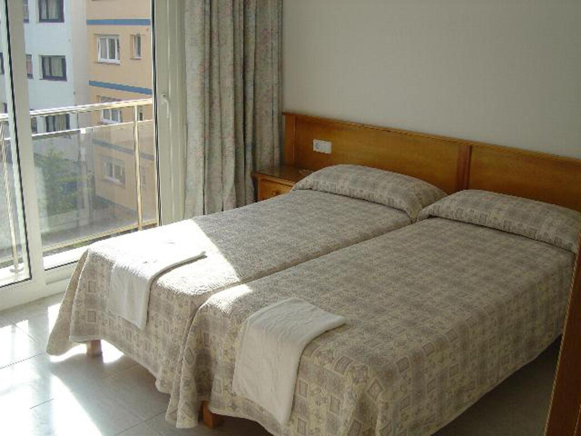Apartaments Tropic โยเรตเดมาร์ ภายนอก รูปภาพ